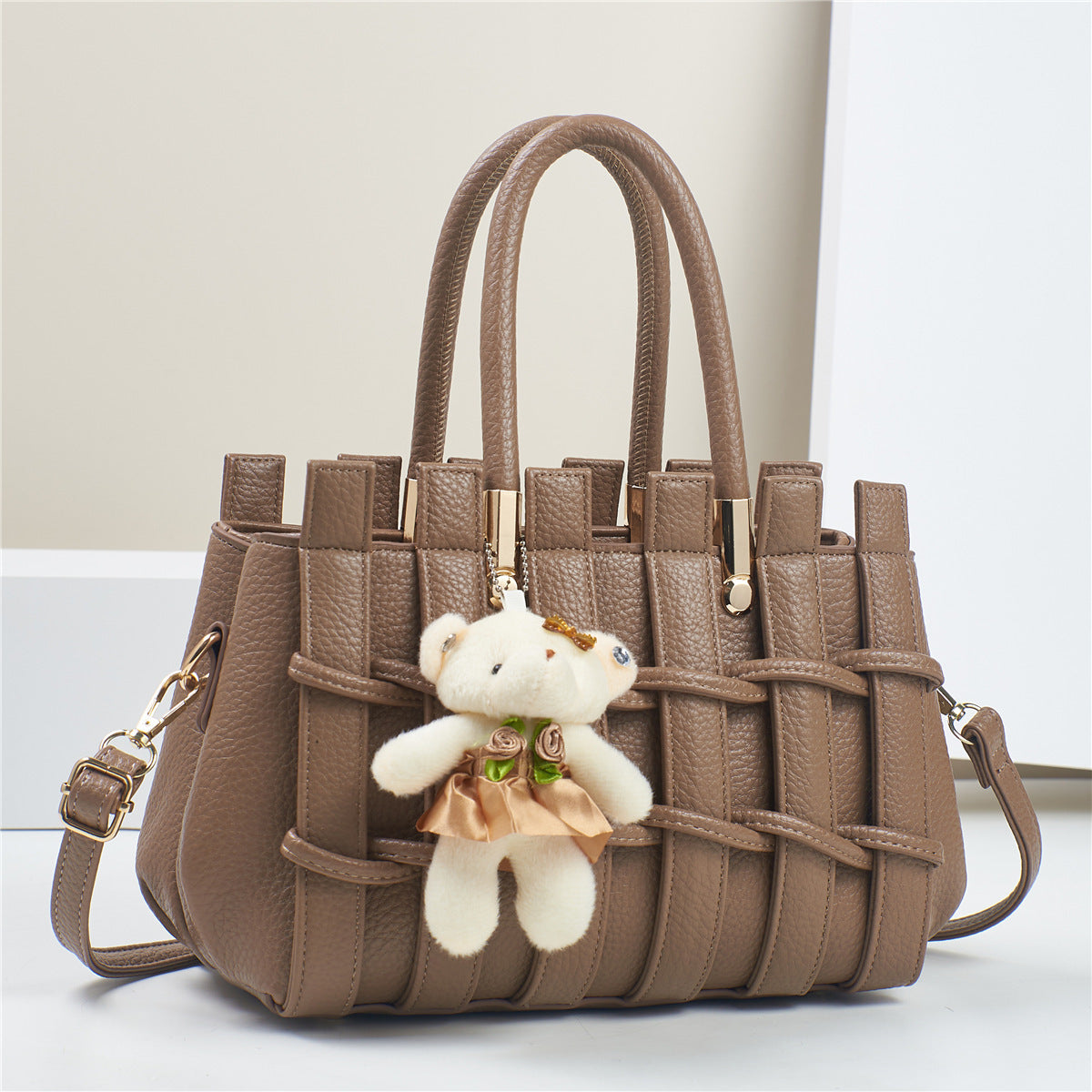 trendy handbags